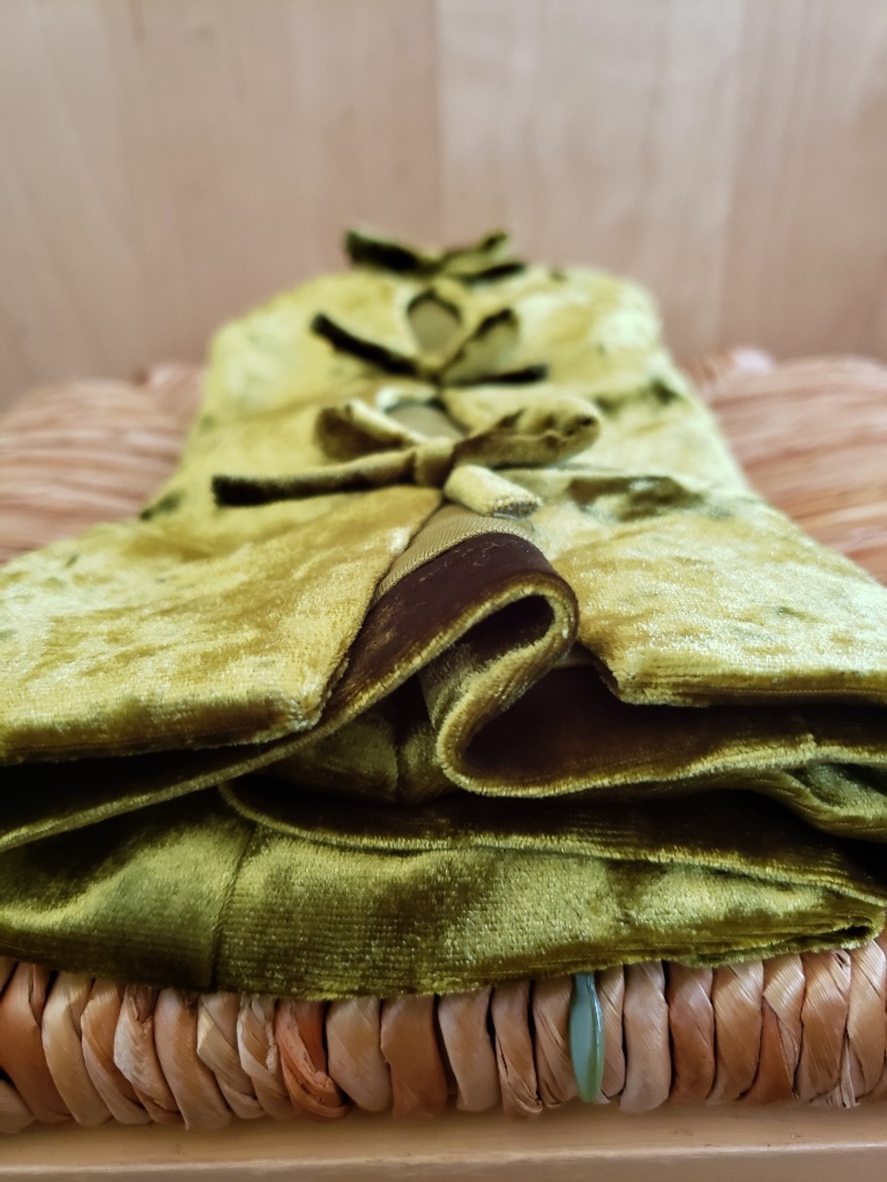 Cute Feminine Top Size Small!